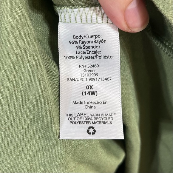 Terra & Sky 14W Top with LuLaRoe TC2 Christmas leggings - Picture 8 of 13